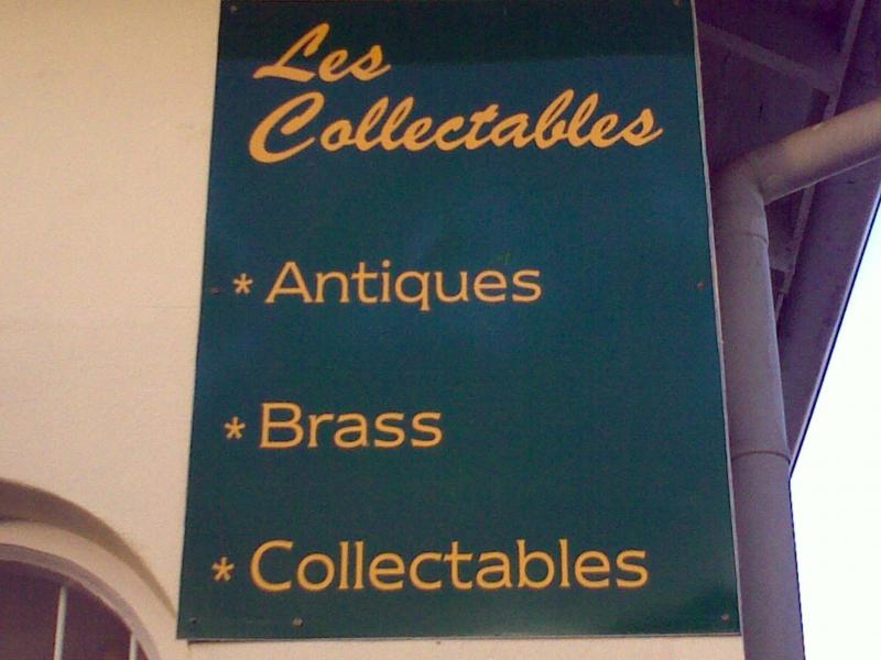 Les Collectables sign.jpg